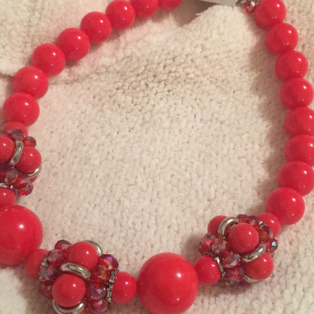 NECKLACE RED LARGE 18-20” SPARKLY BRIGHT ELEGANT